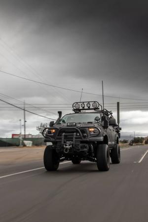 Toyota Tundra CrewMax 4x4 Zombie Apocalypse 2013 года 